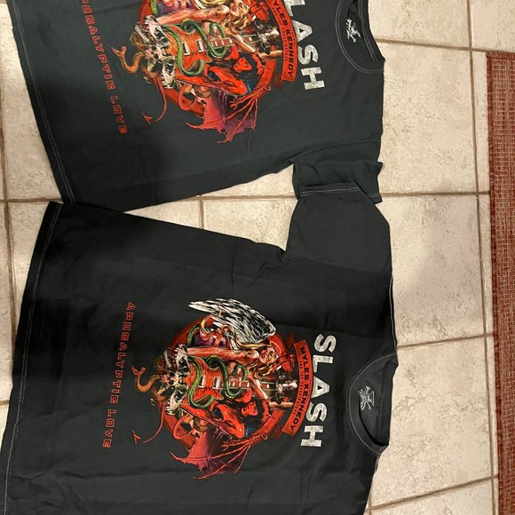 - Slash Graphic Tee - Picture 1 of 3